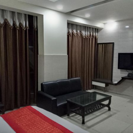 Vivah Residency Hotell New Delhi Exteriör bild