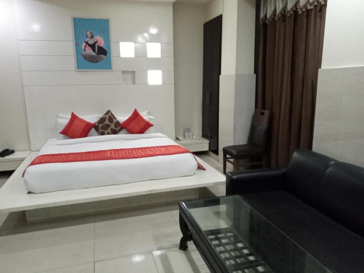 Vivah Residency Hotell New Delhi Exteriör bild