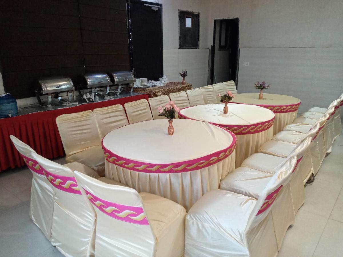 Vivah Residency Hotell New Delhi Exteriör bild