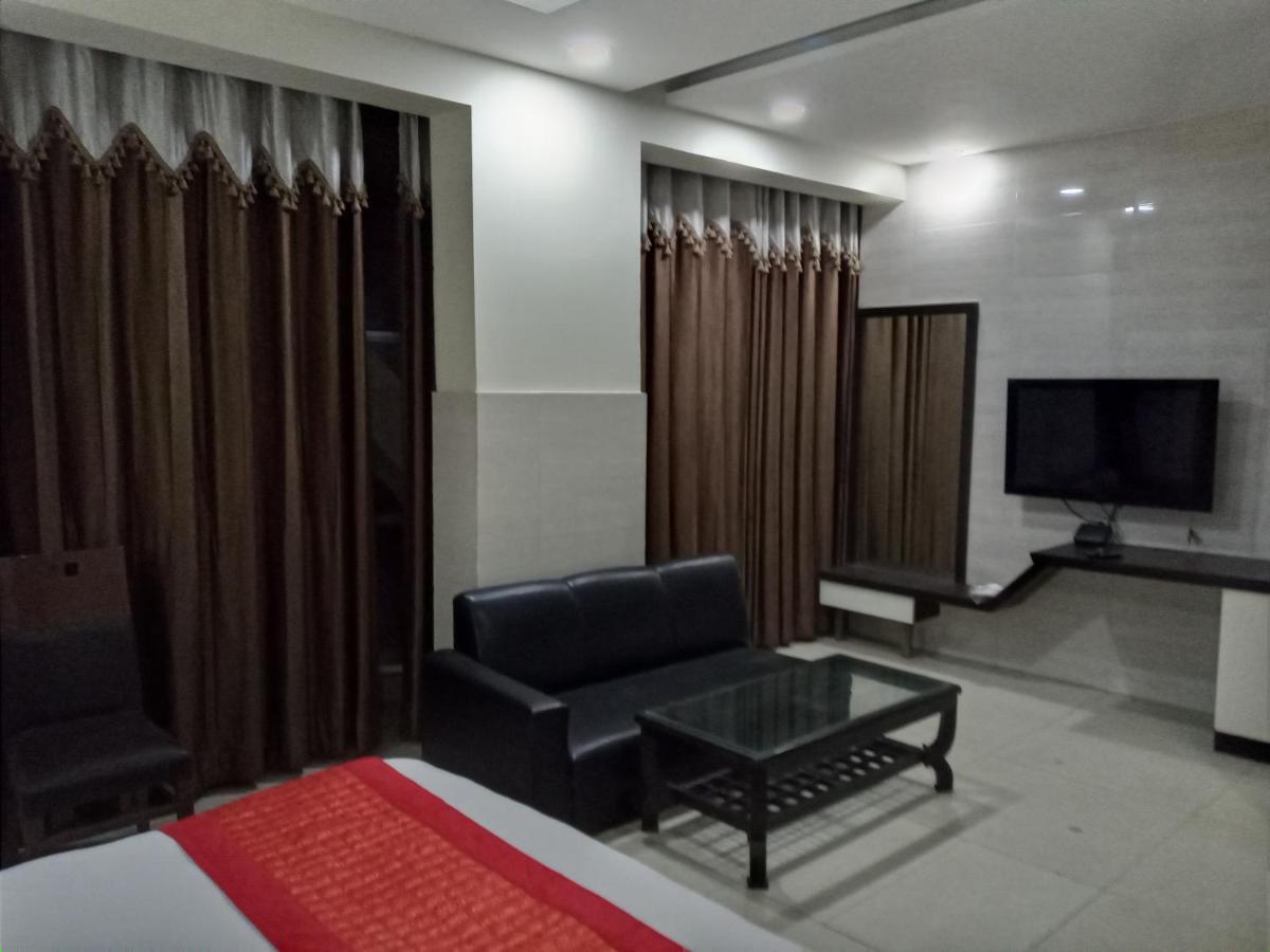 Vivah Residency Hotell New Delhi Exteriör bild