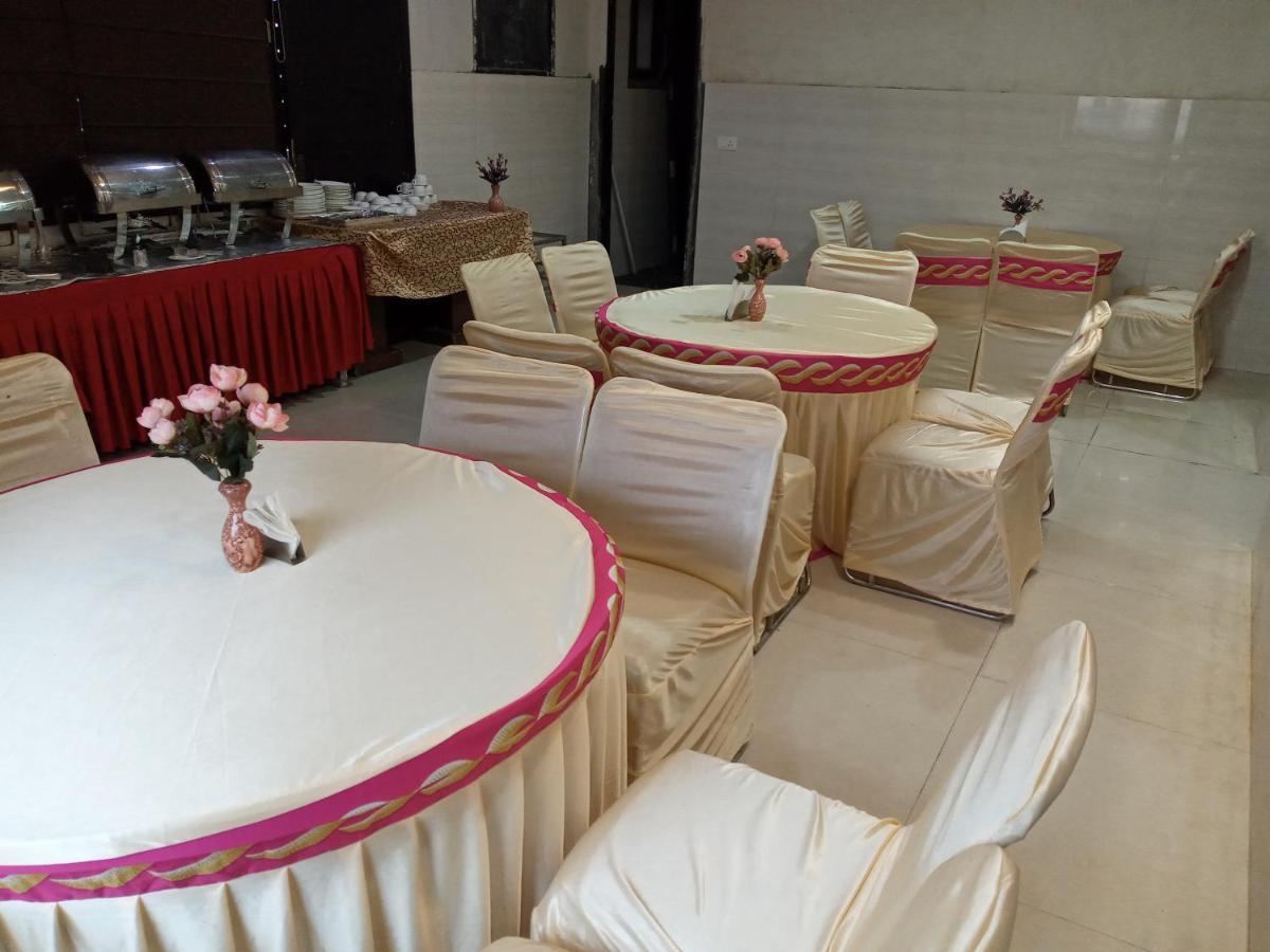 Vivah Residency Hotell New Delhi Exteriör bild